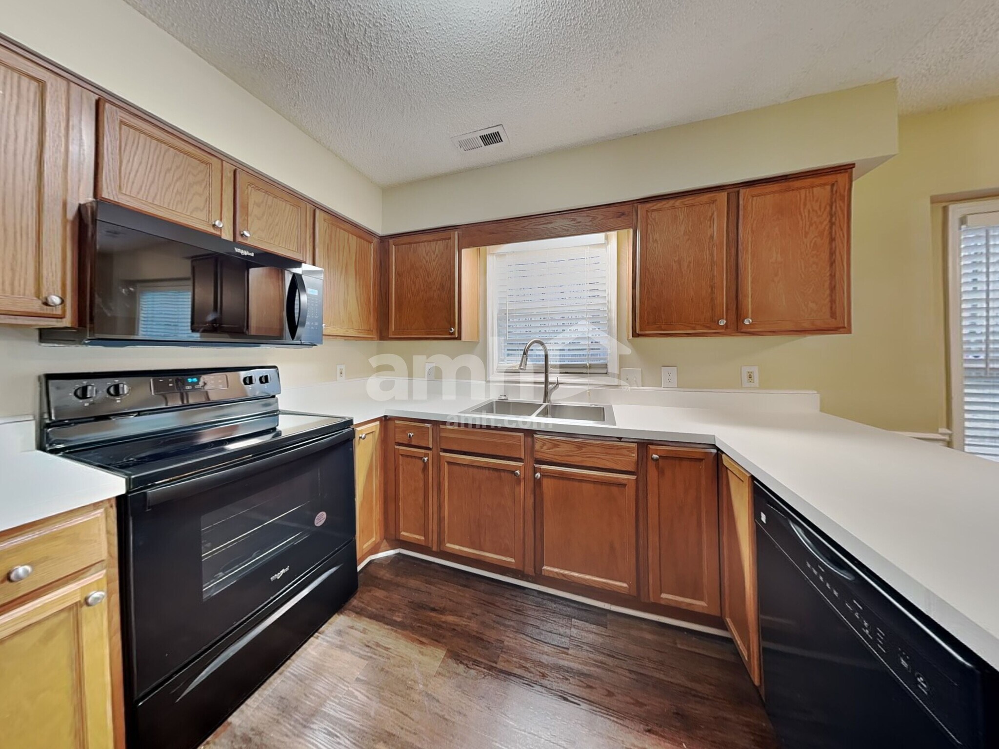 Building Photo - 4404 Garden Club St