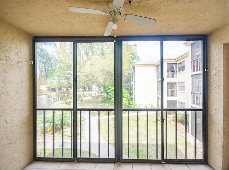 Building Photo - 305 30th Ave W