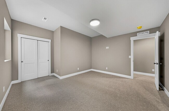 Building Photo - 10131 Lake Arbor Ln