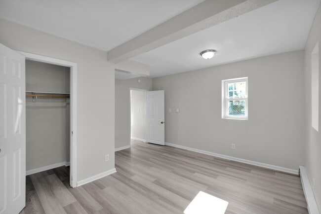 Building Photo - 439 Walnut St