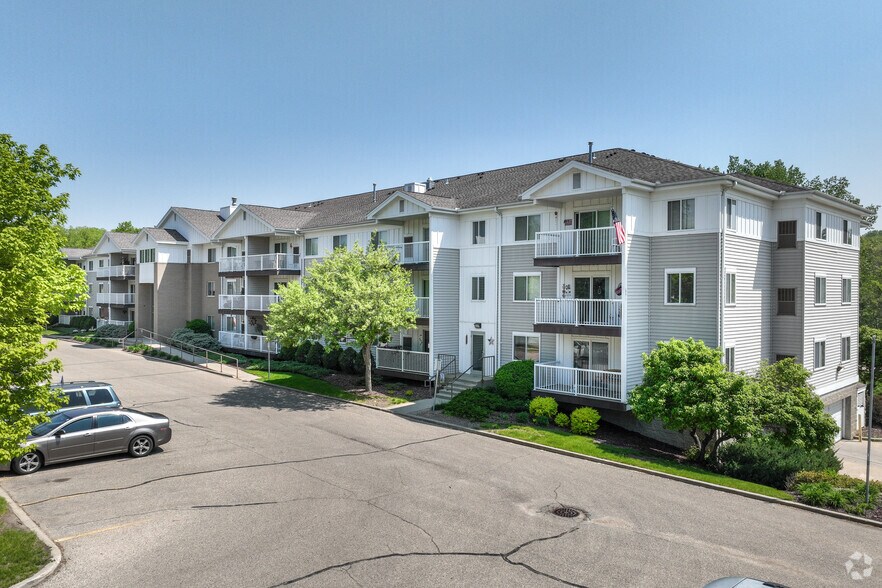Building Photo - Trails Edge Apartments