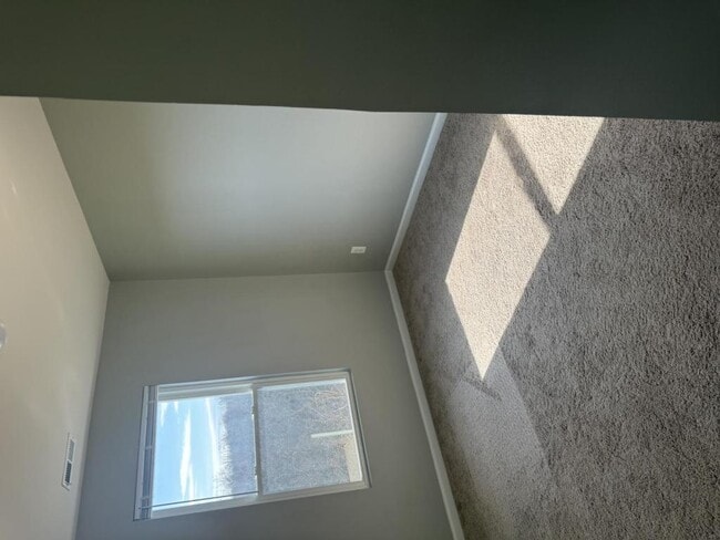 Building Photo - 185 Hampstead Blvd