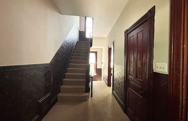 Building Photo - 511 Lowell Ave