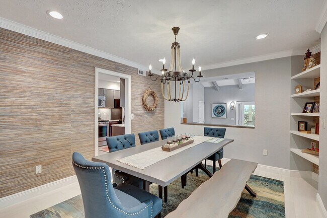 Building Photo - 3271 SE Court Dr