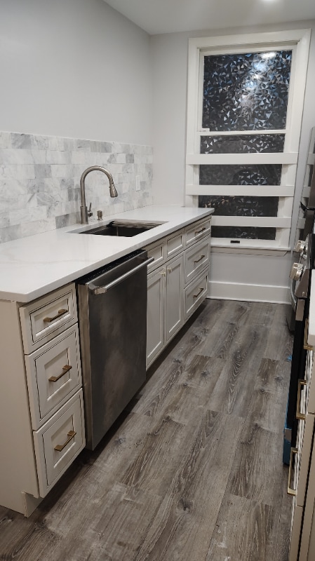 Building Photo - 11 Bath St