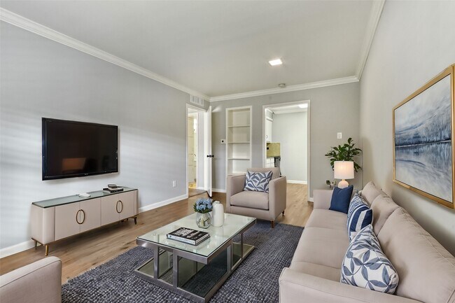 Building Photo - 845 Augusta Dr