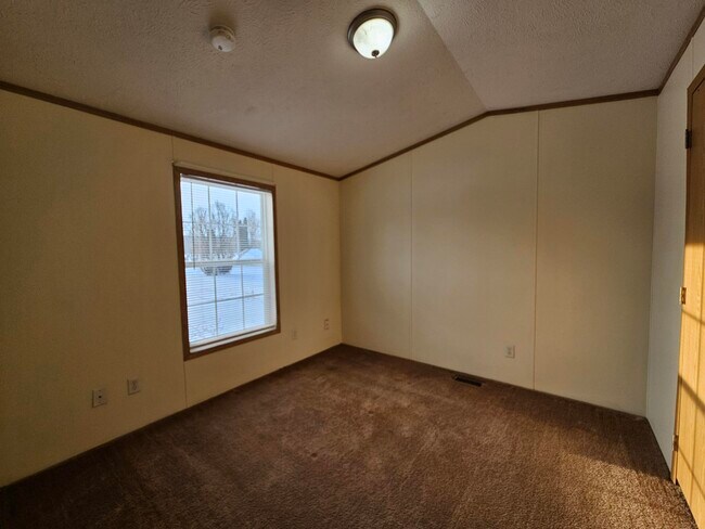 Building Photo - 54 Noble Ln