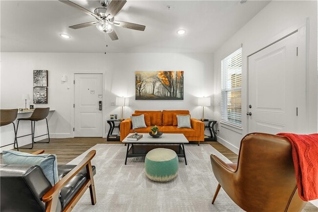 Building Photo - The Benton -  200 Ryan Unit Garland | Crittenden