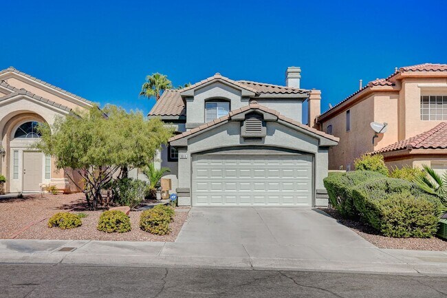 Building Photo - 3 BEDROOM + POOL IN DESIRABLE PECCOLE RANC...