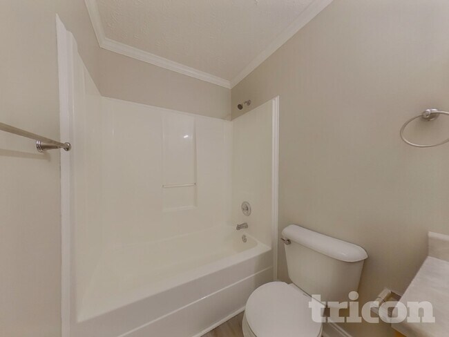 Building Photo - 136 Brookside Way