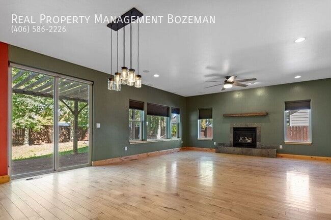 Building Photo - 971 Longbow Ln