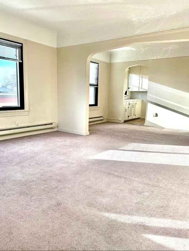 Building Photo - 909 4th Ave N