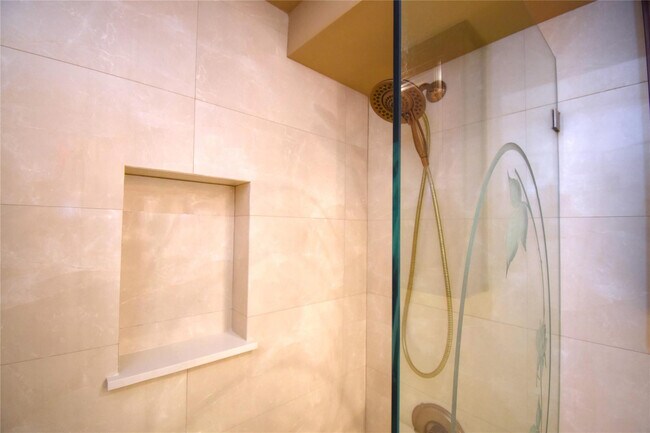 Building Photo - 1012 N Ocean Blvd