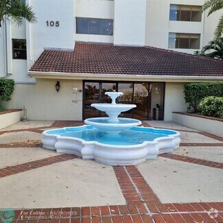 Building Photo - 105 Lake Emerald Dr