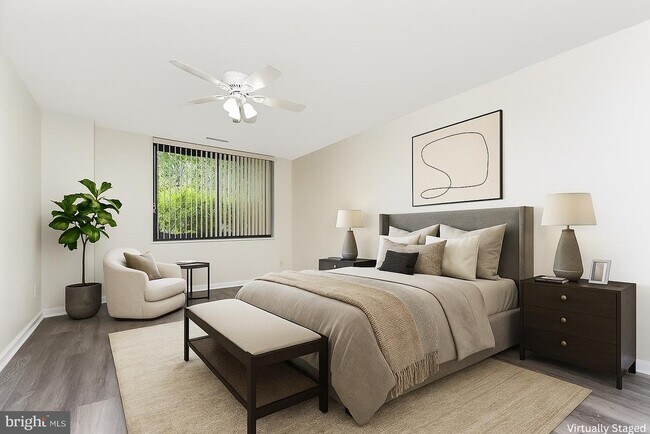 Building Photo - 3713 S George Mason Dr