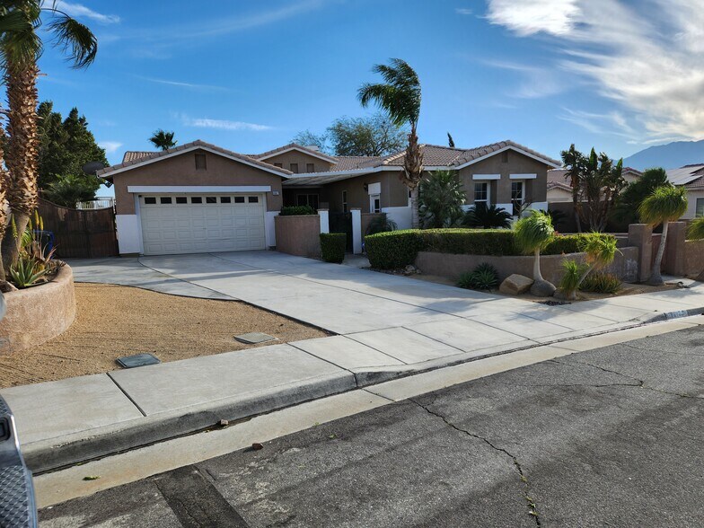 Building Photo - 68887 Panorama Dr