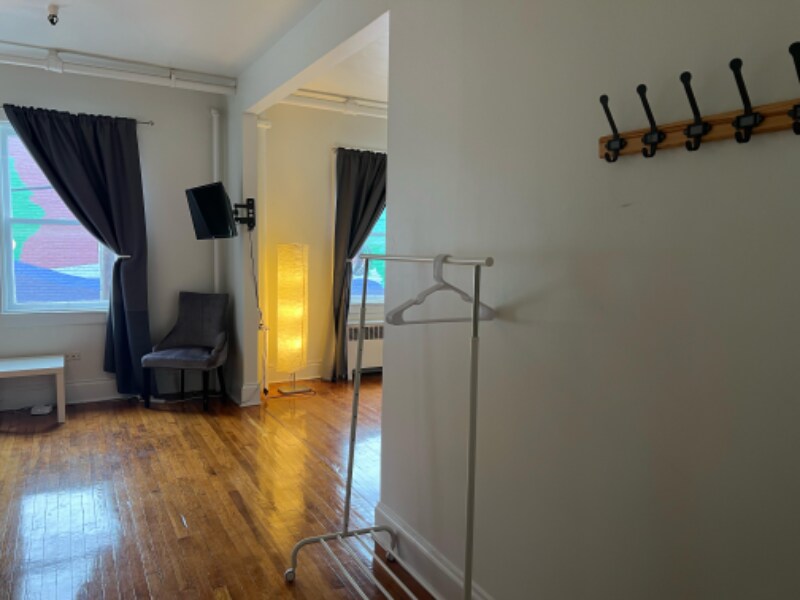 Building Photo - 118 2nd St SW