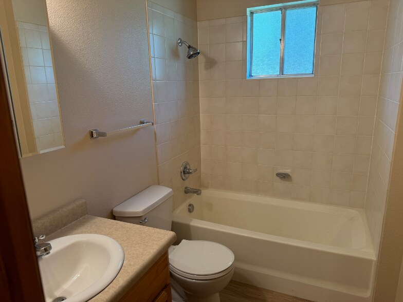 Building Photo - 3843 Capitol Dr