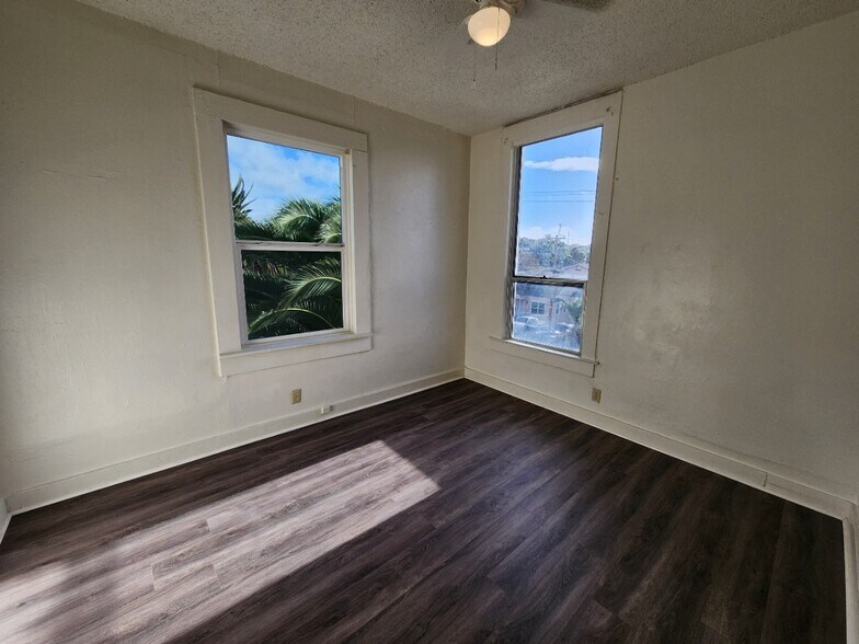 Bedroom 1 - 544 Grant St