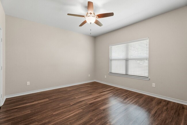 Building Photo - 807 Hamilton Pk Dr