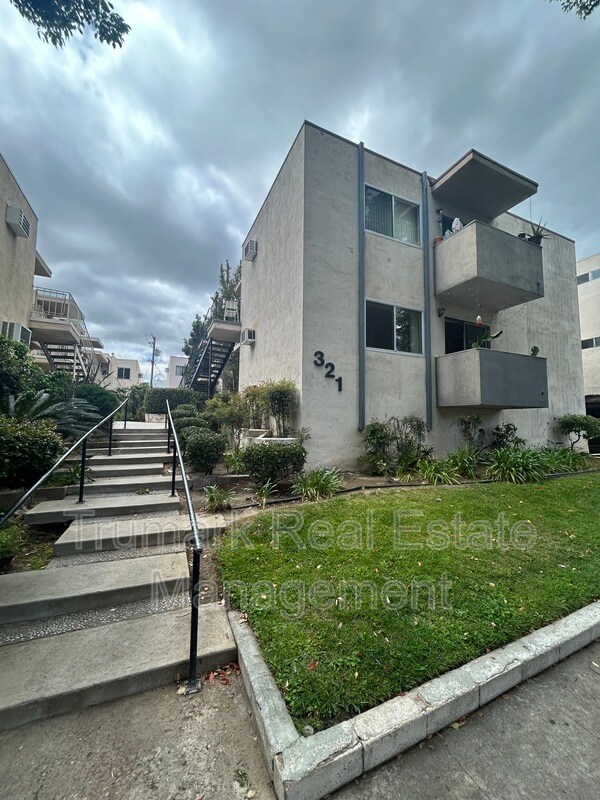 Building Photo - 321 E Tujunga Ave