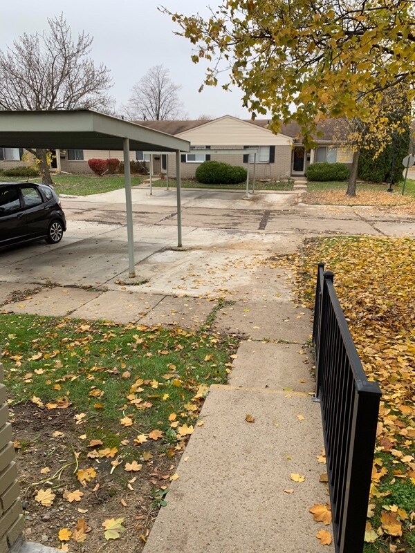 Building Photo - 26485 Franklin Pointe Dr