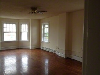 Interior Photo - 300-302 N Potomac St