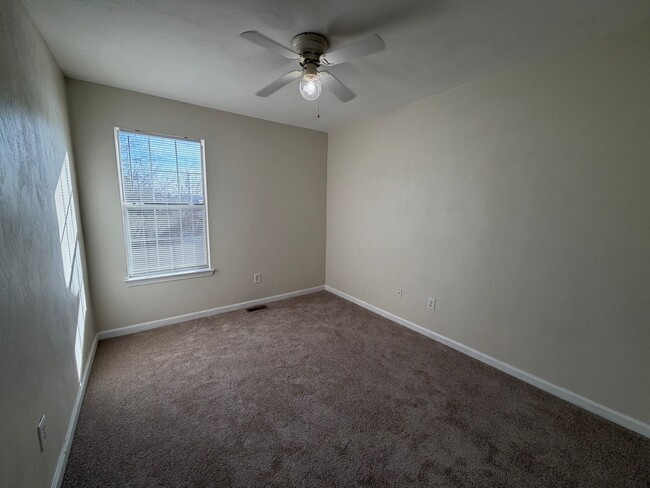 Building Photo - Long Point