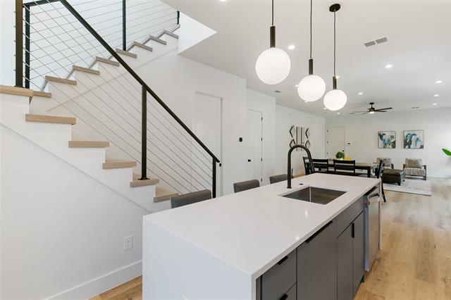 Building Photo - 2513 N Winnetka Ave