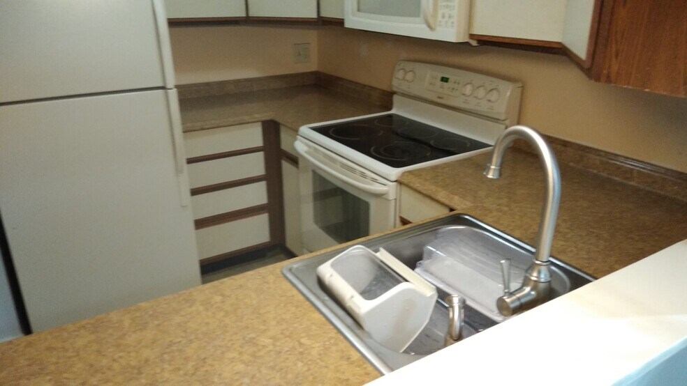 Building Photo - 292 Woodhaven Dr