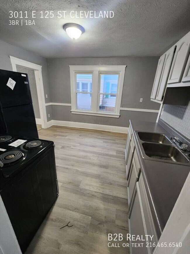 Building Photo - 3011 E 125th St