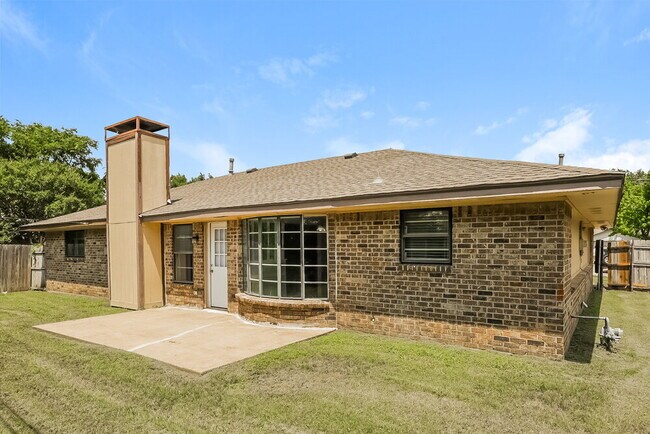 Building Photo - 1239 Sheree Ln