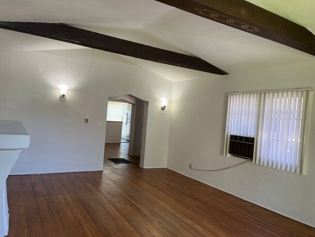 Building Photo - 548-548 Ivy St