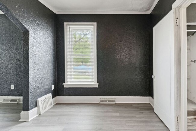 Building Photo - 1310 Almon Ave