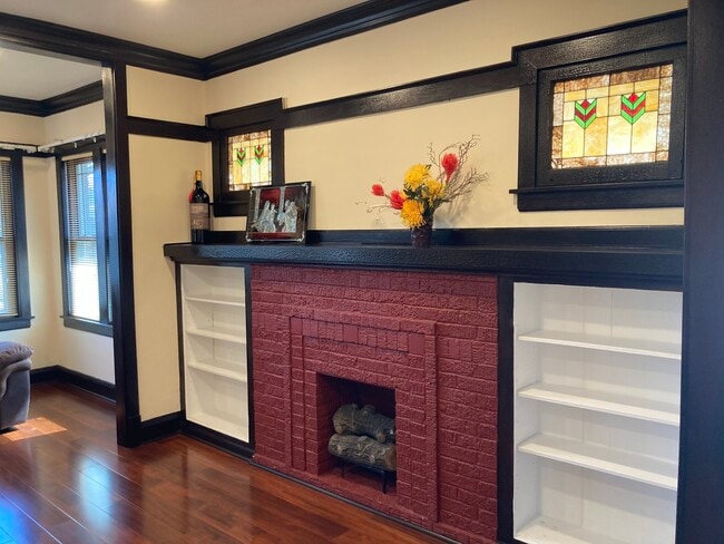 Building Photo - 4830 N Tripp Ave