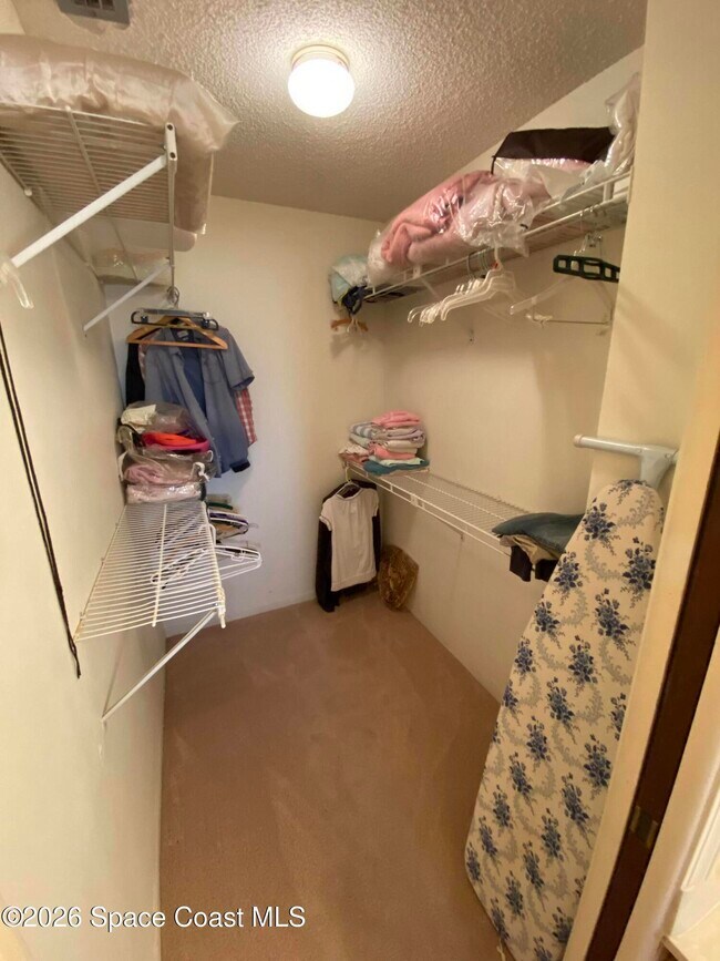 Building Photo - 423 Polk Ave