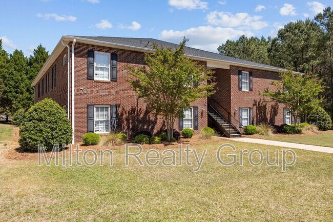 Building Photo - 74 Fantasy Ln