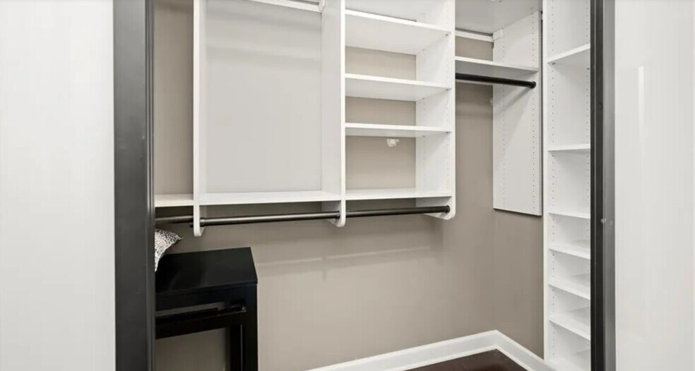 Building Photo - 141 Spring Gln