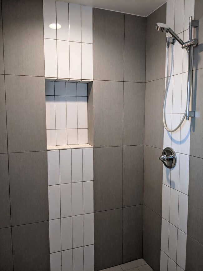 Building Photo - 4 Bedroom Home in Tempe Gardens Near E Sou...