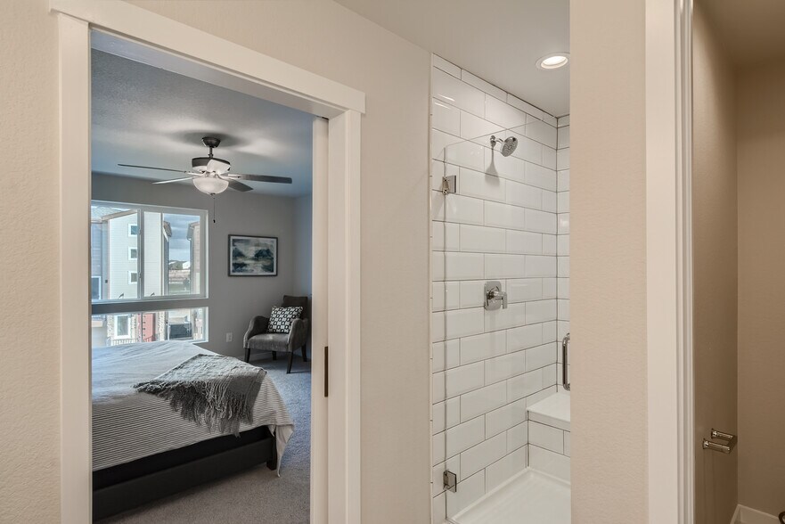 Building Photo - 6703 Lily Mountain Ln