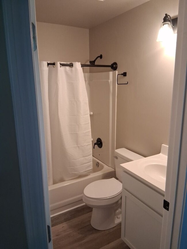 Building Photo - 3 Bed House in St. Peter's MO