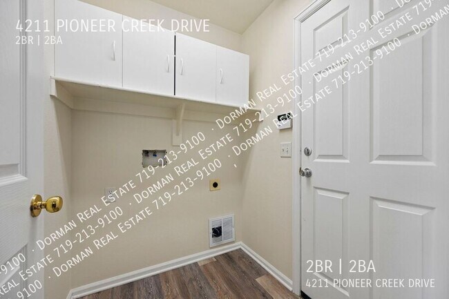 Building Photo - 4211 Pioneer Creek Dr