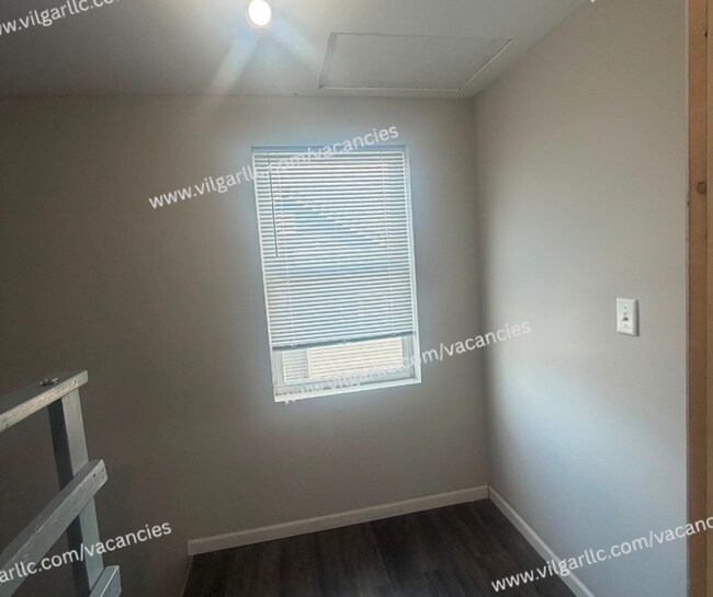 Building Photo - 4023 Deodar St