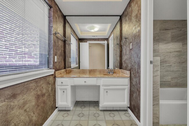 Building Photo - 7447 Cambridge St