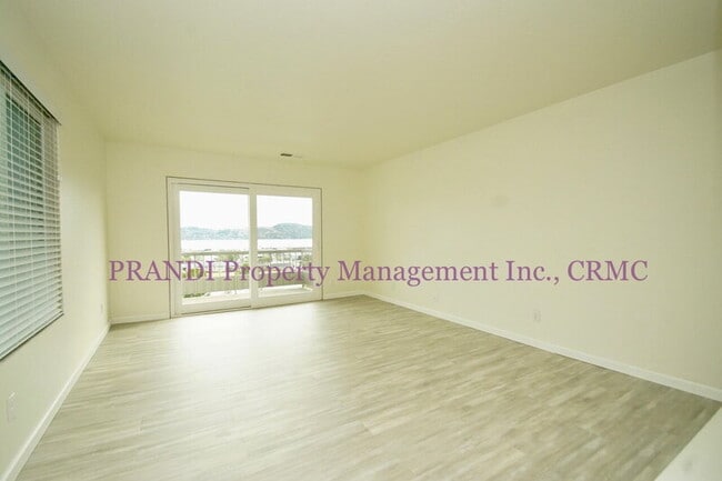 Building Photo - 126 Lower Anchorage Rd