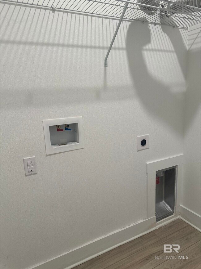 Building Photo - 16863 Fedora Dr