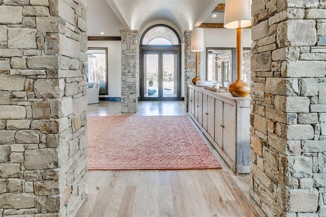 Building Photo - 5103 Forum Cir