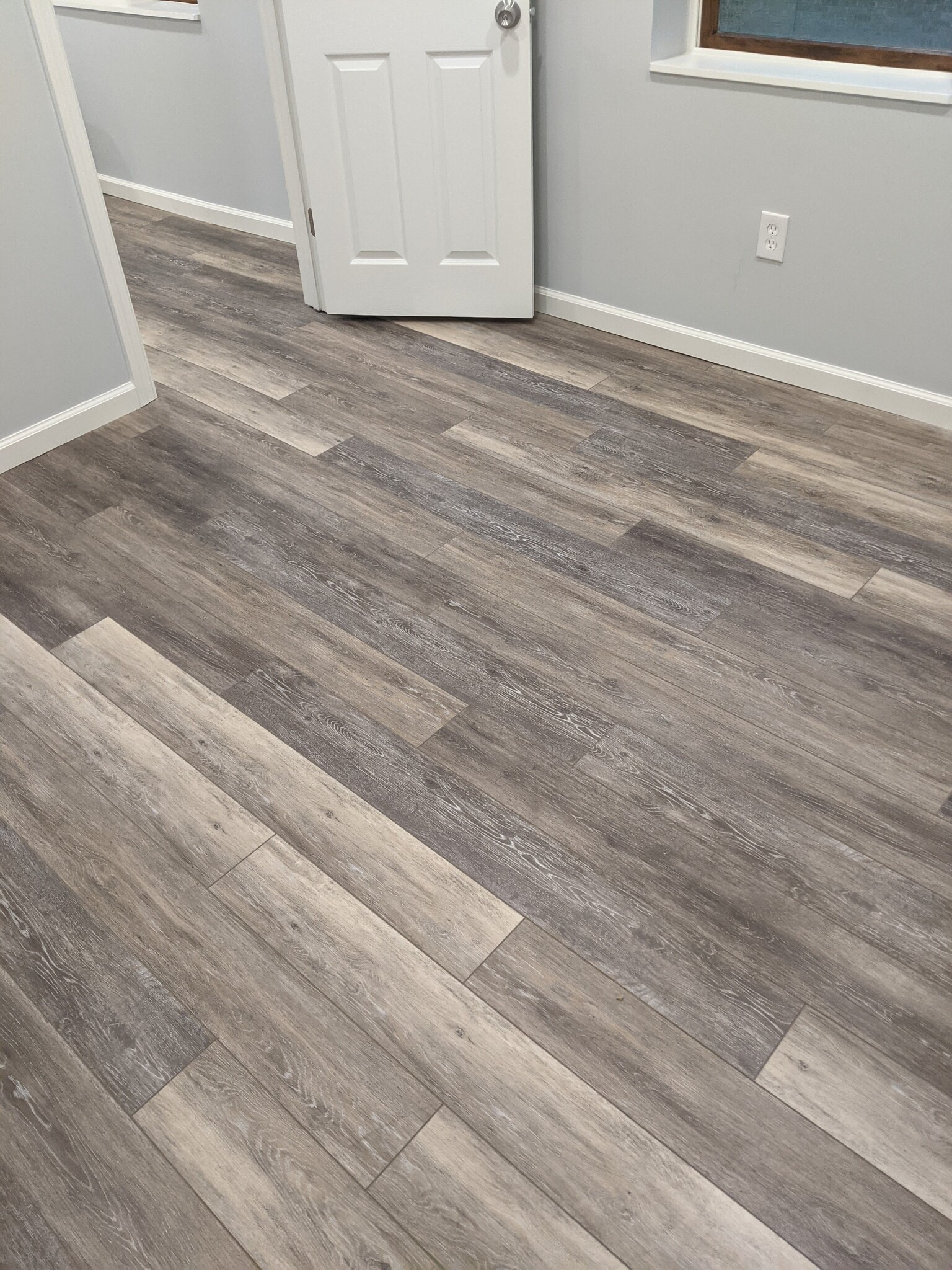 Flooring Close-up - 310 Semple St