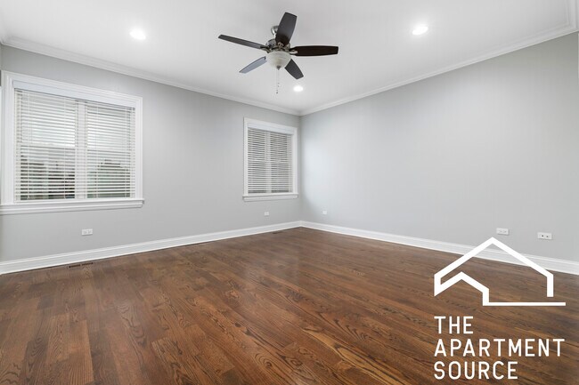 Building Photo - 1324 W Grand Ave