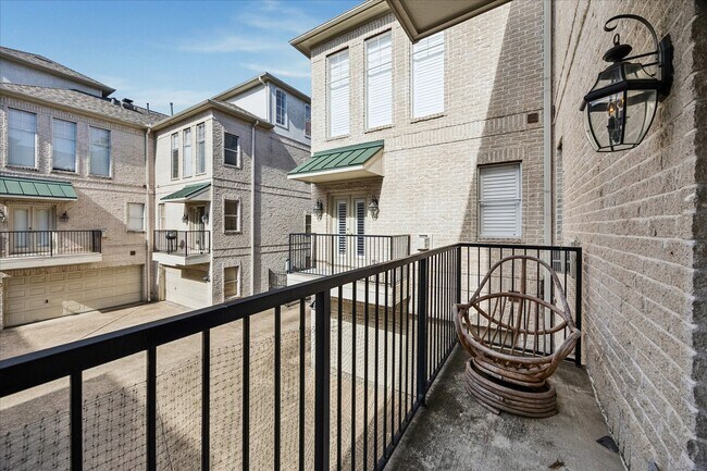 Building Photo - 2207 Austin St